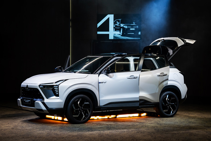 A white SUV with all its doors open